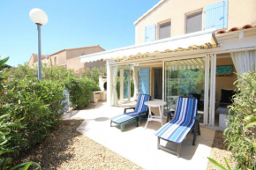 Belle villa d angle avec veranda et WIFI, 2 chambres dans résidence sécurisée avec piscine commune 800m de la mer Un vrai Havre de Paix LRCS116